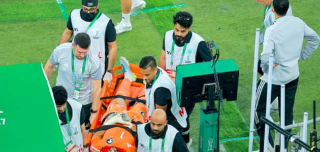 إصابة المرفق تُبعد نواف العقيدي عن الأخضر: ماذا يعني ذلك؟