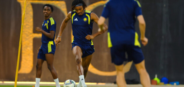 كومان يقترب: النصر يستعيد الثلاثي في تحضيرات لمواجهة الخلود