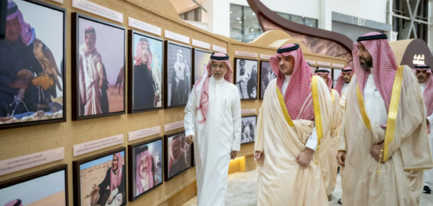 أمير السعودية يبحر في عالم الصقور: زيارة حصرية لمعرض الصقور والصيد الدولي 2026