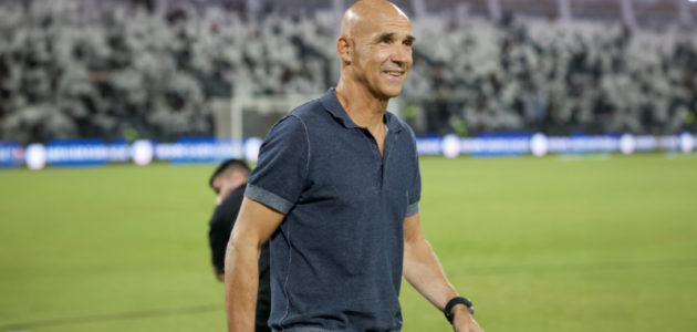 فريق الشباب يسطع: 6-1 على الأهلي وتوتس ليتش يعلن سر سعادته رغم تعابير وجهه