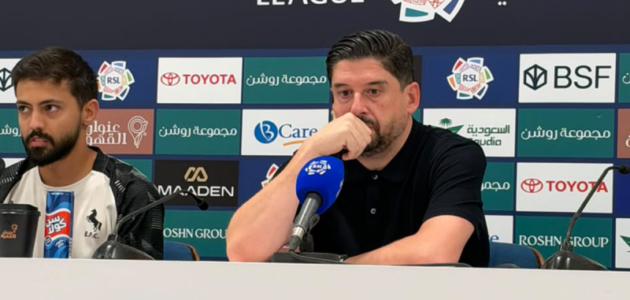 آرثر باباس يرفض القرارات التحكيمية بعد تعادل 1-1 مع التعاون