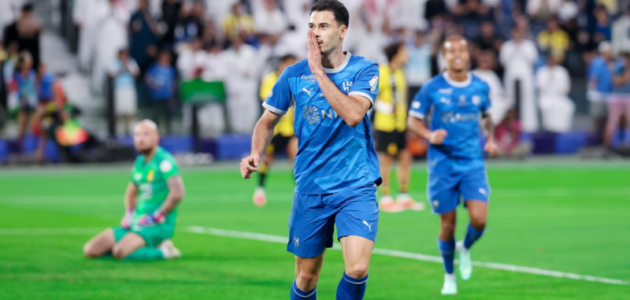 الهلال يحقق فوزًا غير مسبوق في الكلاسيكو: 3-2 على الاتحاد في المملكة أرينا