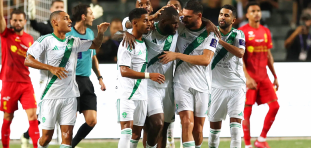 أهلي يواجه القادسية في كأس السوبر السعودي: صراع الأرقام في الكويت