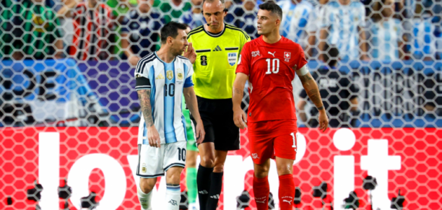 عودة تشاكا وإمبولو إلى المنتخب السويسري: صدمة في صفوف الفريق