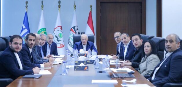 استقالة محمود عاشور من لجنة الحكام: قرارات حاسمة في اتحاد الكرة